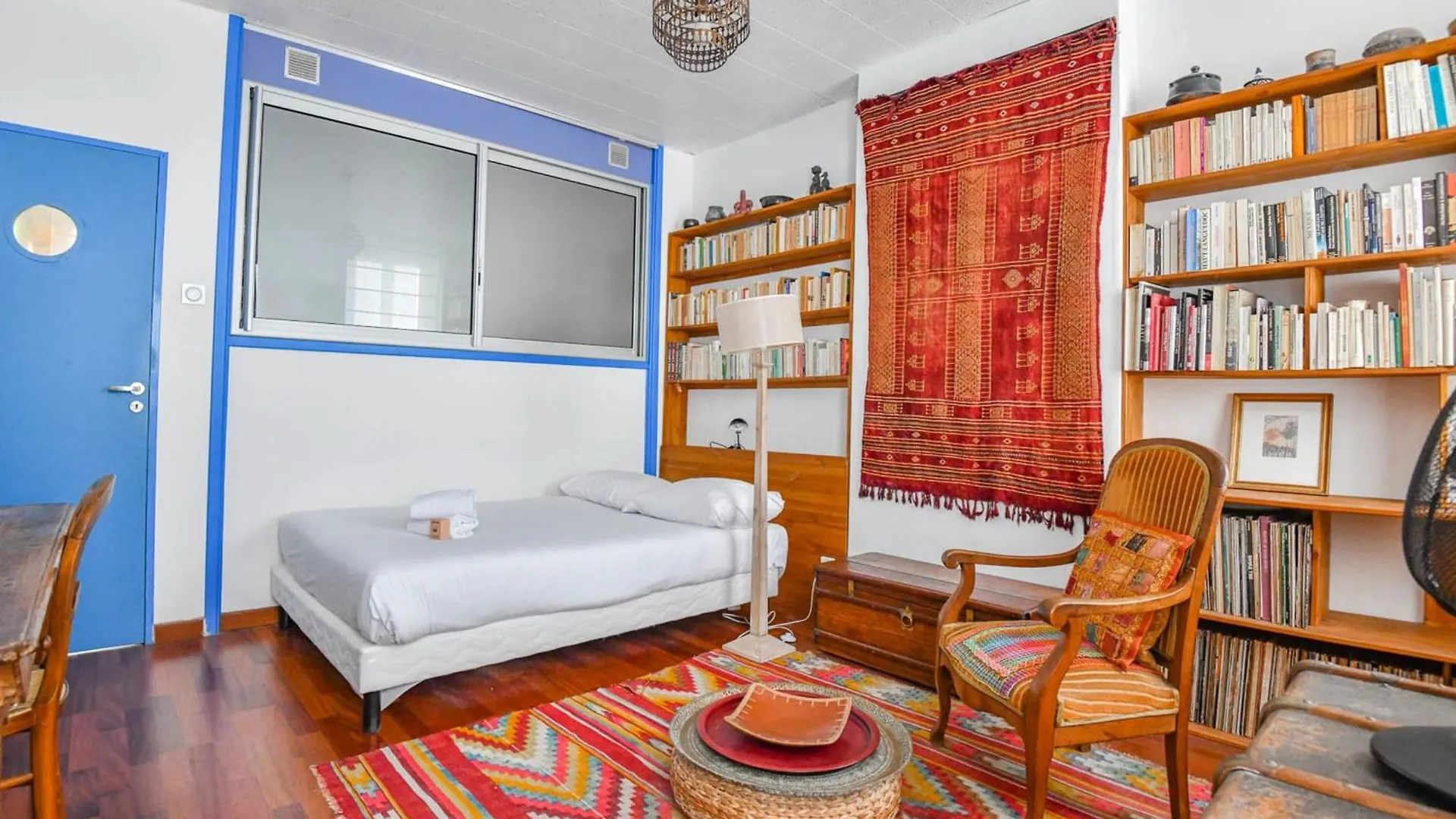 Apartment L'Atypique - Appart 2 Ch Avec Terrasse Et Clim Marseille France